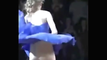 Taylor Swift goes naked on stage